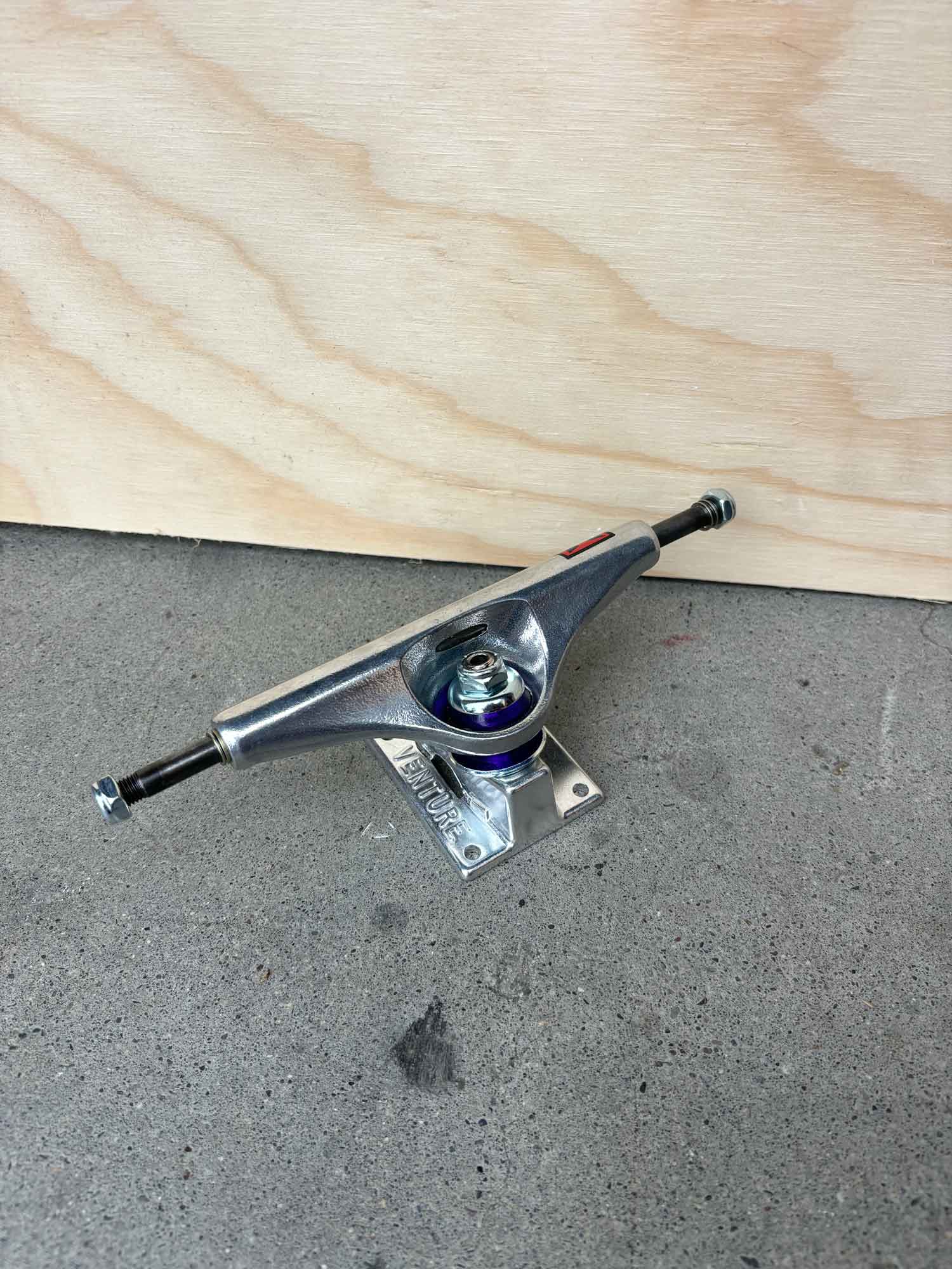 Venture V Hollow Trucks