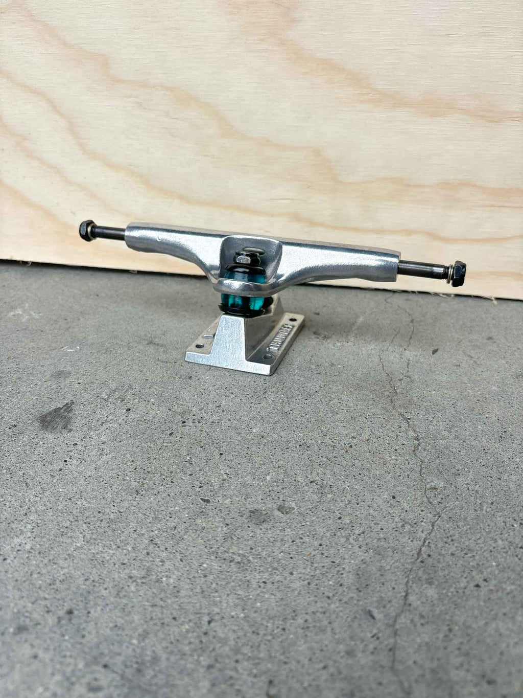 Thunder Team Solid Trucks